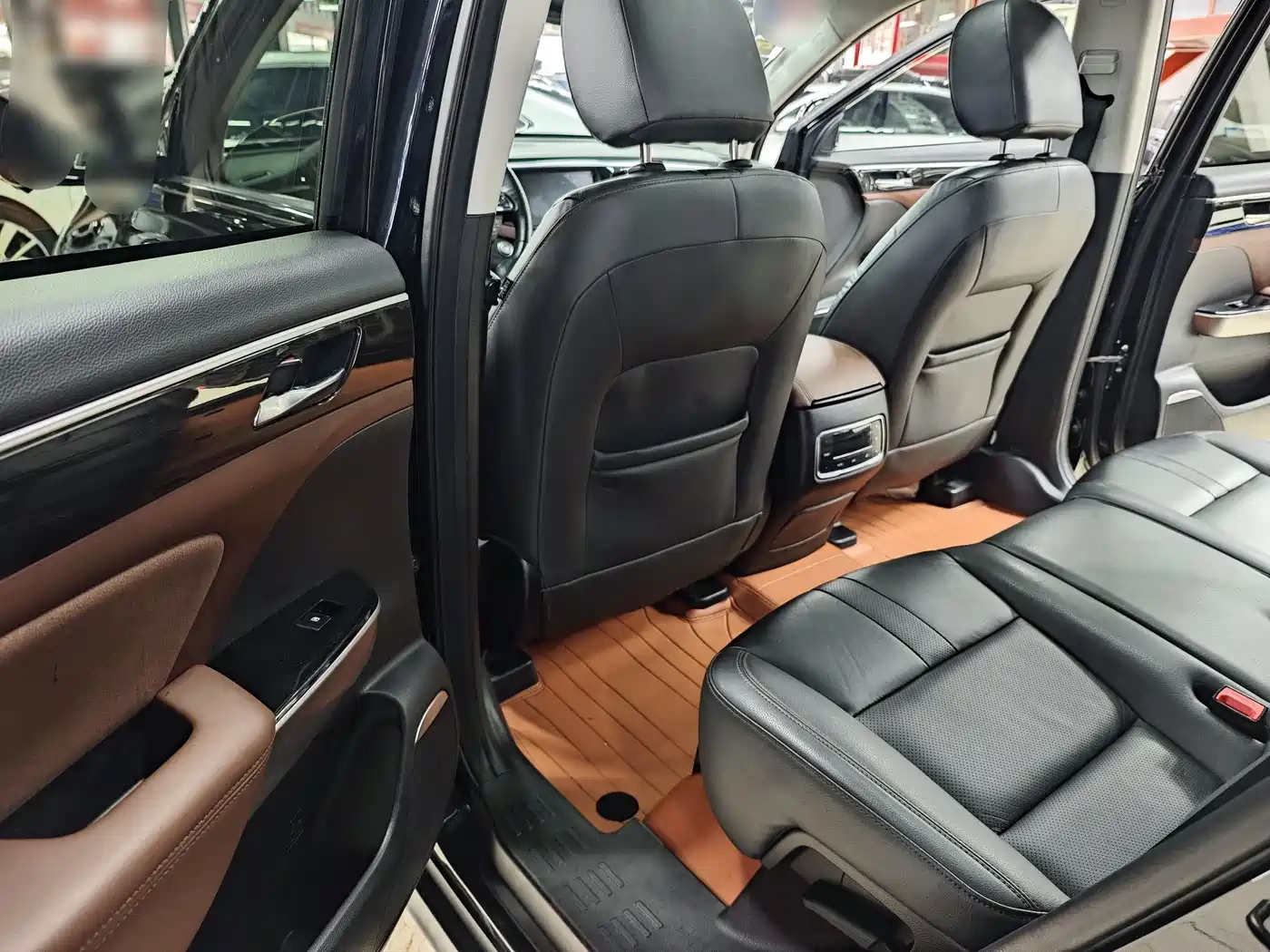 GAC Trumpchi Trumpchi GS8 2017 320T AWD Luxury Smart Connect (7-Seater) фото 11