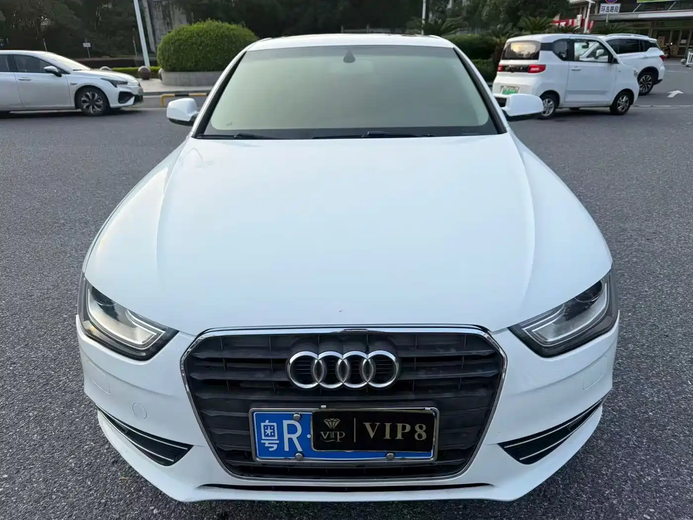 Audi A4L 2013 30 TFSI Automatic Comfort фото 2