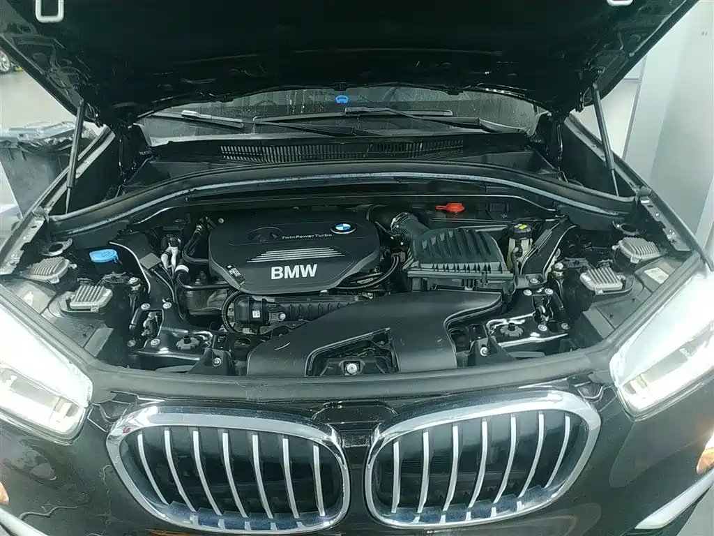 BMW X1 2018 sDrive18Li Premium Model фото 16