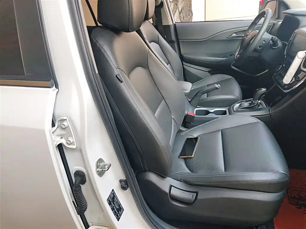 Hyundai Beijing Hyundai ix35 2018 2.0L Automatic 2WD Zhiyong·Enjoyment Edition фото 20