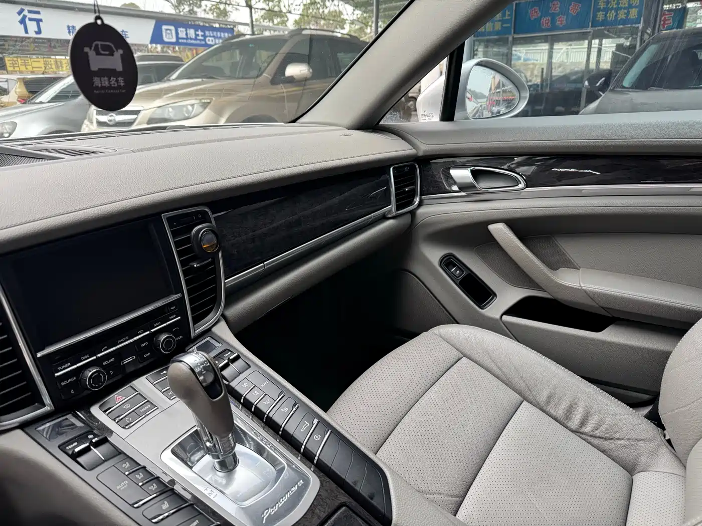Porsche Panamera 2010 Panamera 4 3.6L фото 7
