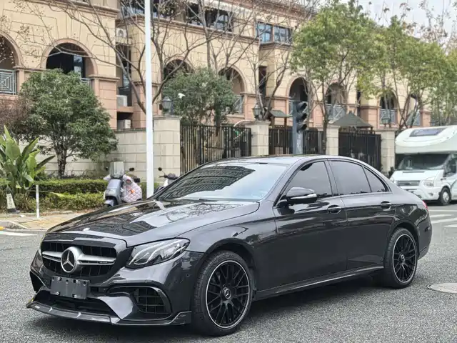 MERCEDES-BENZ E CLASS