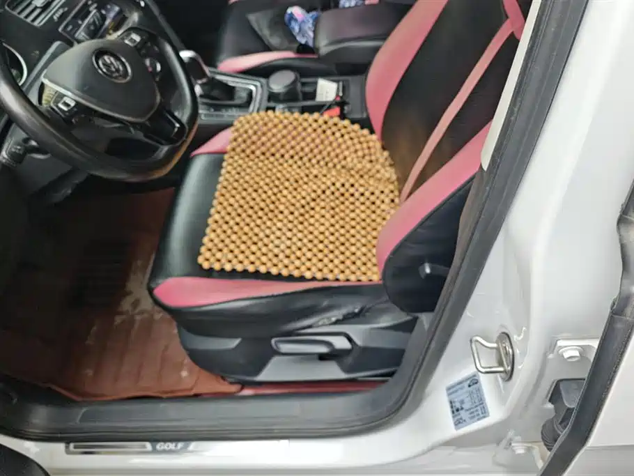 Volkswagen Golf 2017 230TSI Auto Luxury Millionth Anniversary Edition фото 9