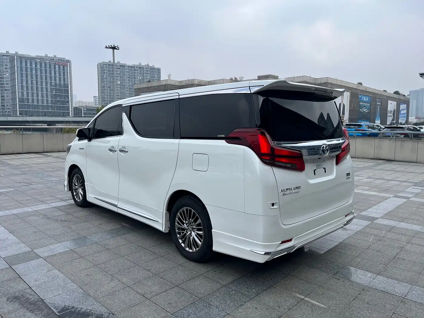 Toyota Alphard 2021 Hybrid 2.5L Premium фото 7