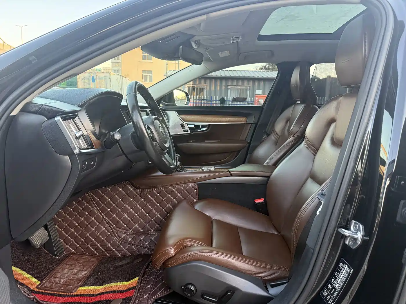 صورة 4 - Volvo S90