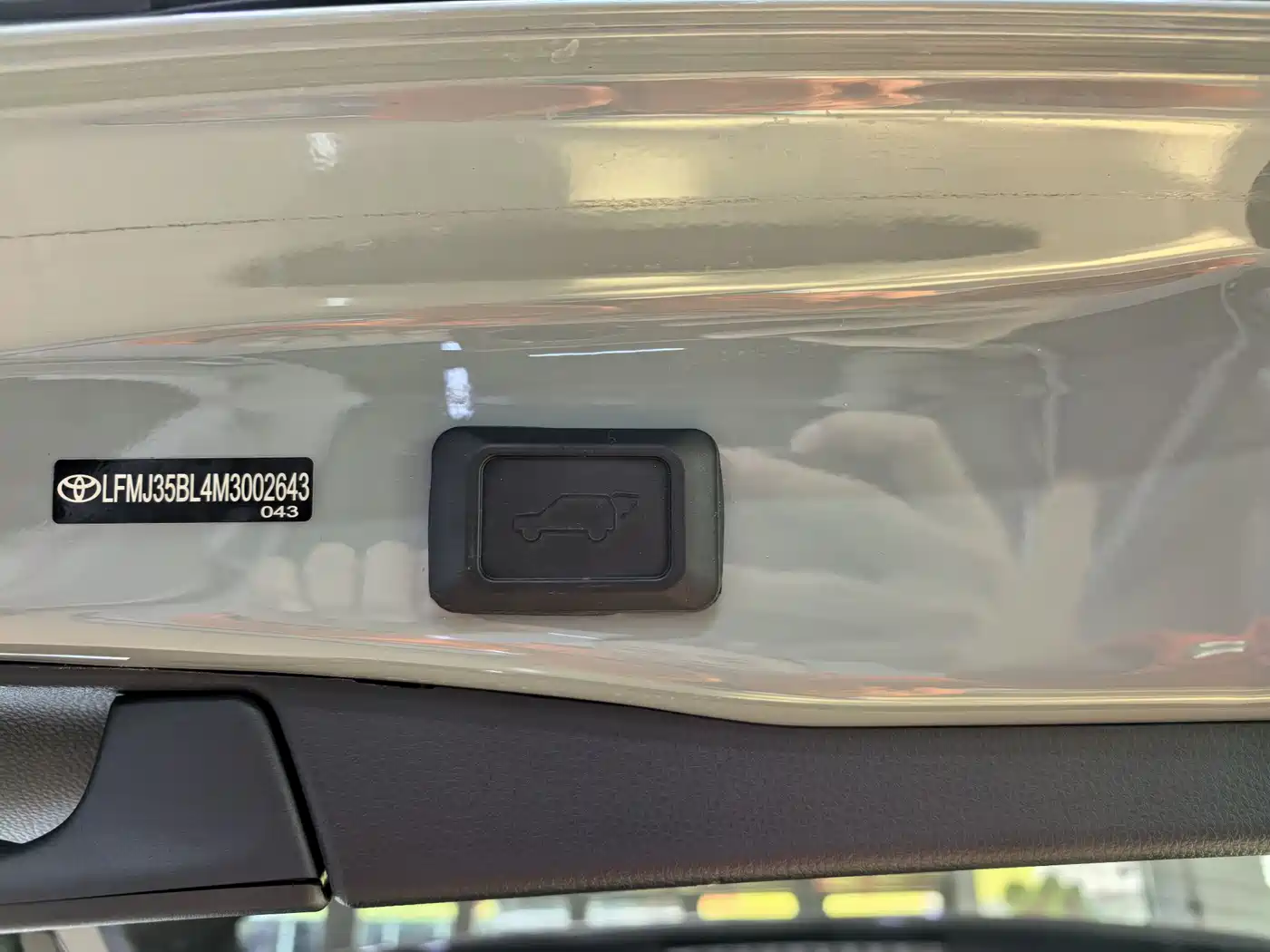 Toyota RAV4 Rongfang Dual Engine E+ 2021 2.5L 4WD Flagship Pro фото 13