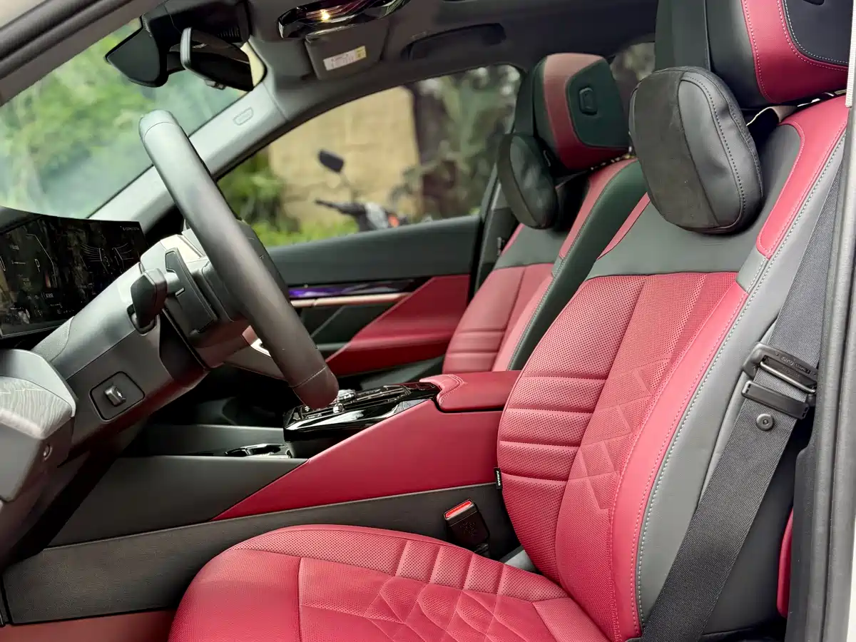 BMW 5 Series 2024 530Li Premium M Sport Package фото 9