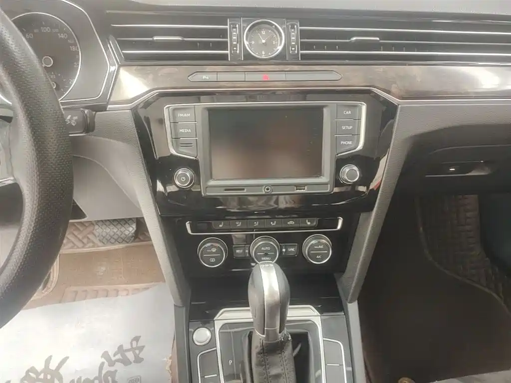 Volkswagen Magotan 2017 330TSI DSG Luxury фото 13