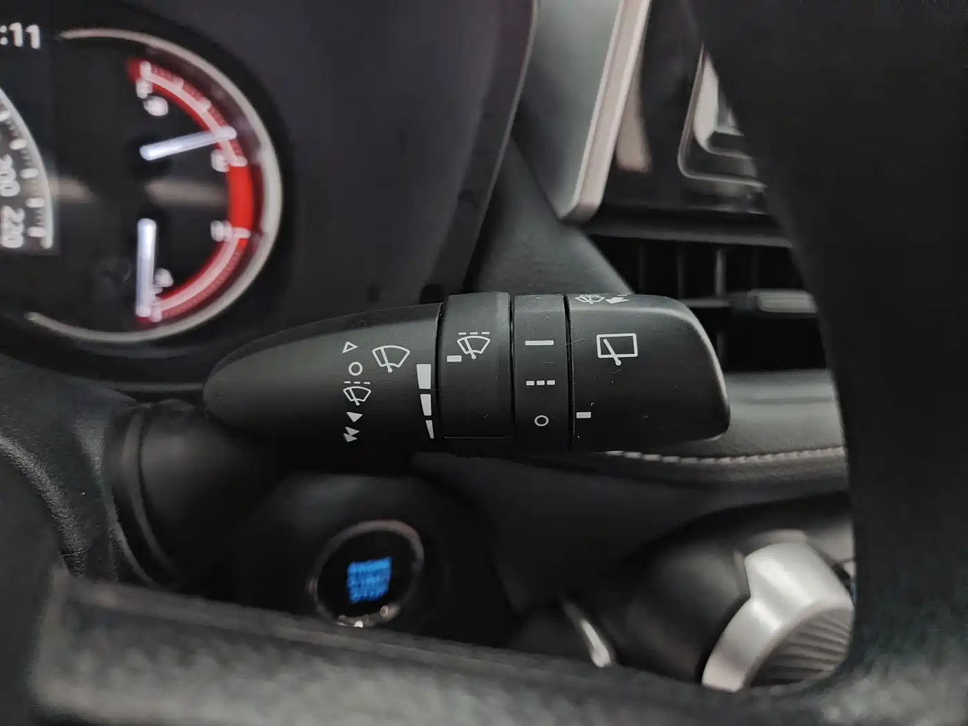 Toyota RAV4 Rongfang 2020 2.0L CVT 2WD Trend Edition фото 21