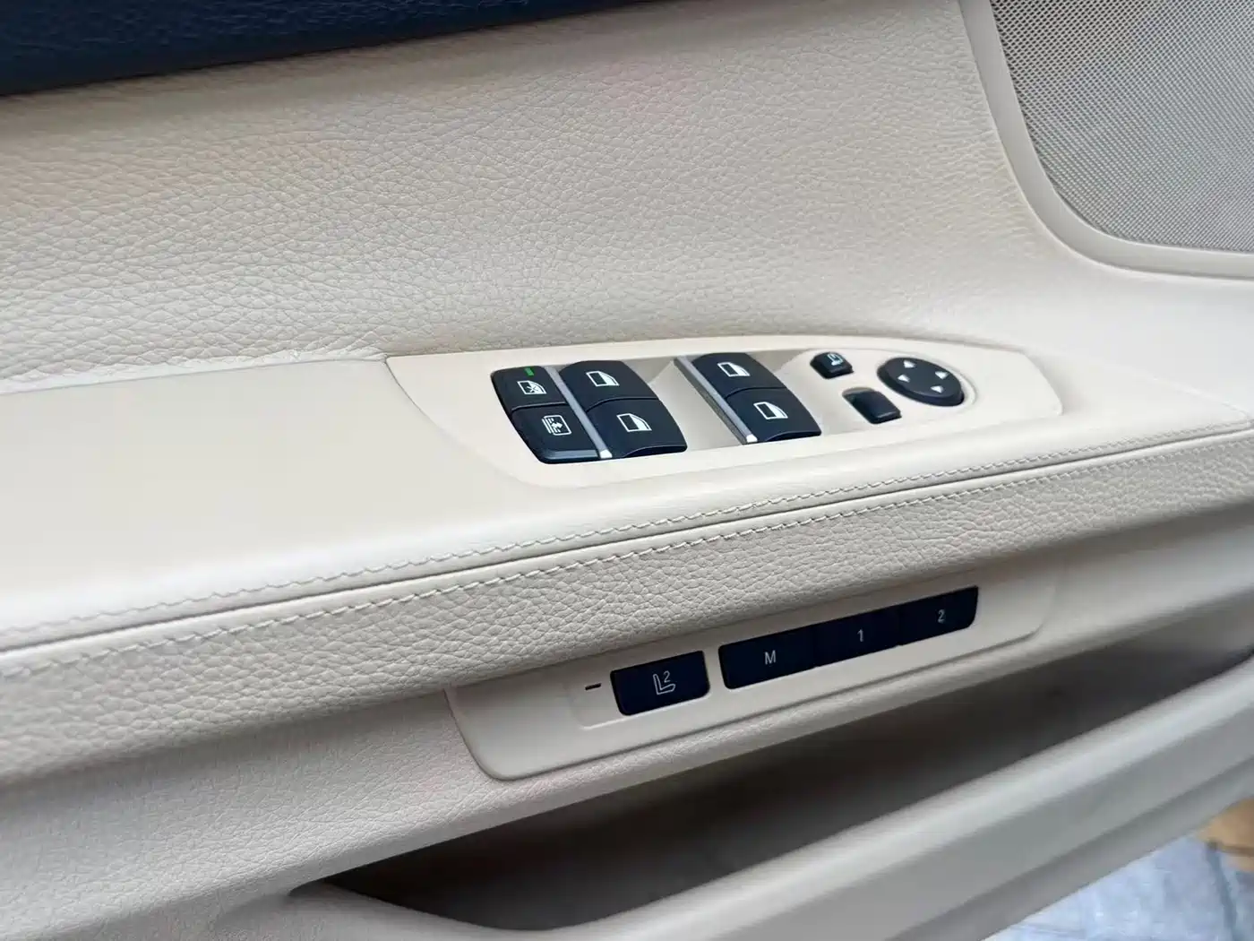 BMW 7 Series 2009 730Li Luxury фото 23
