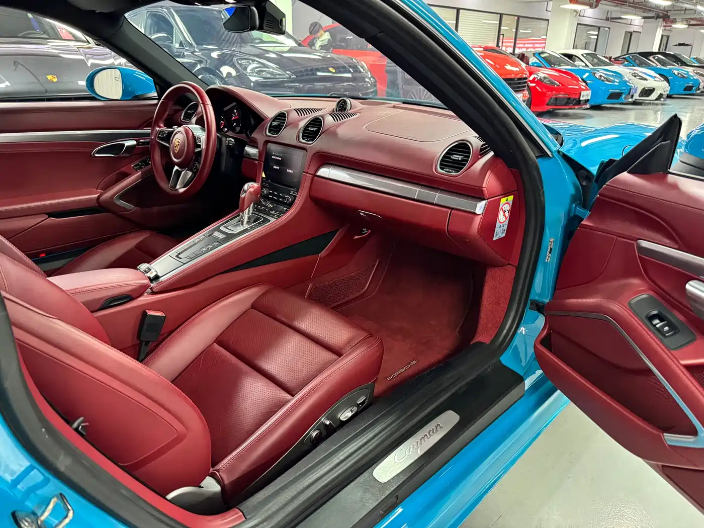 Porsche 718 2018 Cayman 2.0T фото 6
