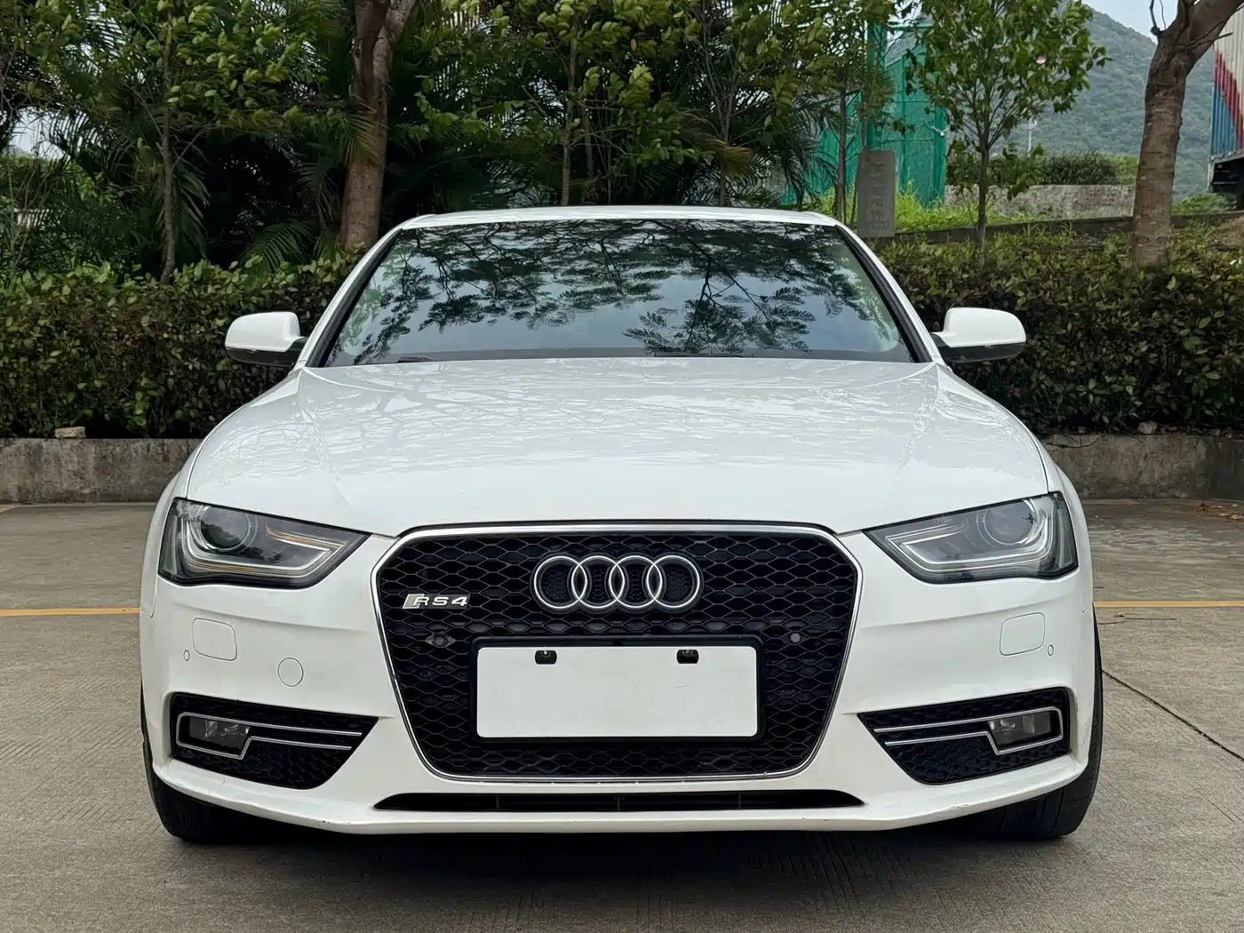 Audi A4L 2015 45 TFSI quattro Individual Sport фото 2