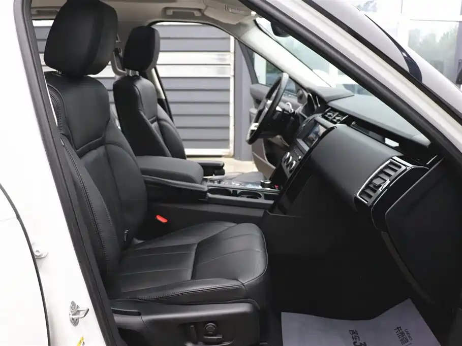 Land Rover Discovery 2018 3.0 SC V6 SE фото 23
