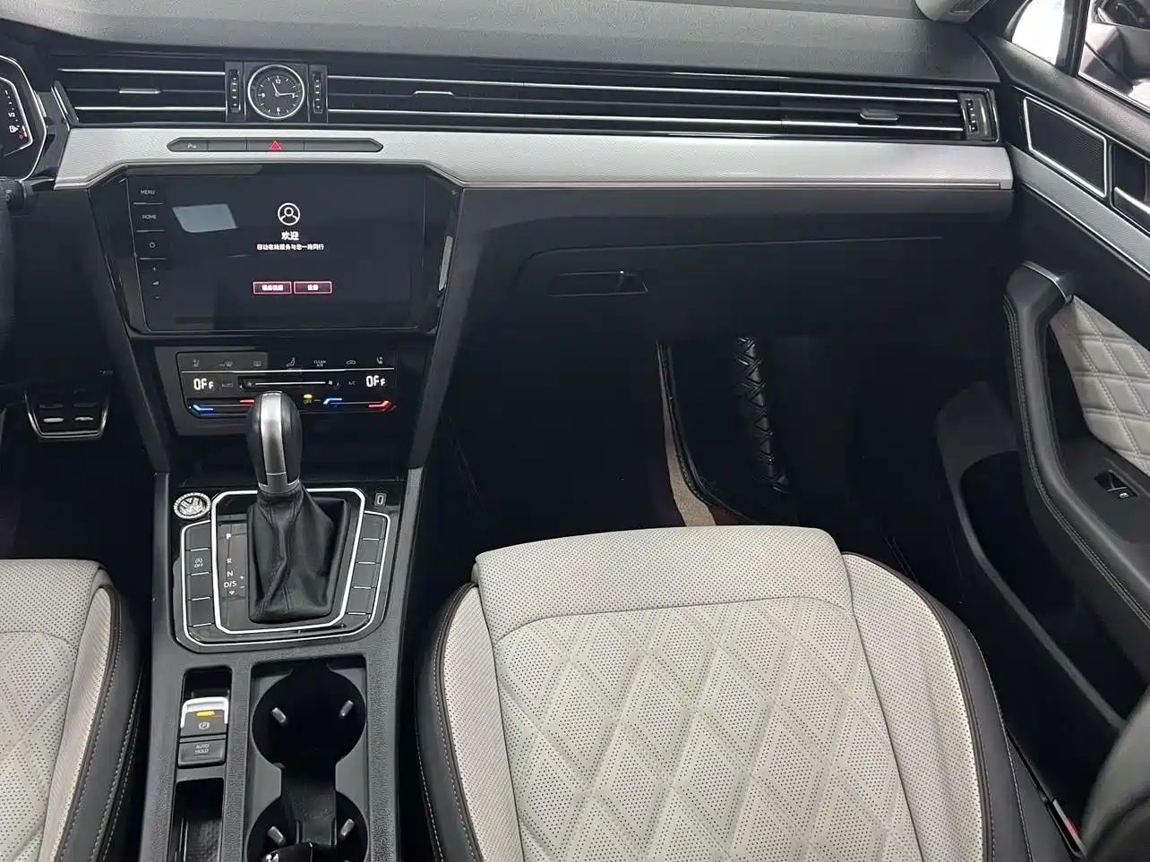 Volkswagen Magotan 2023 2 Million Units Anniversary Edition 330TSI DSG Leading Type фото 11