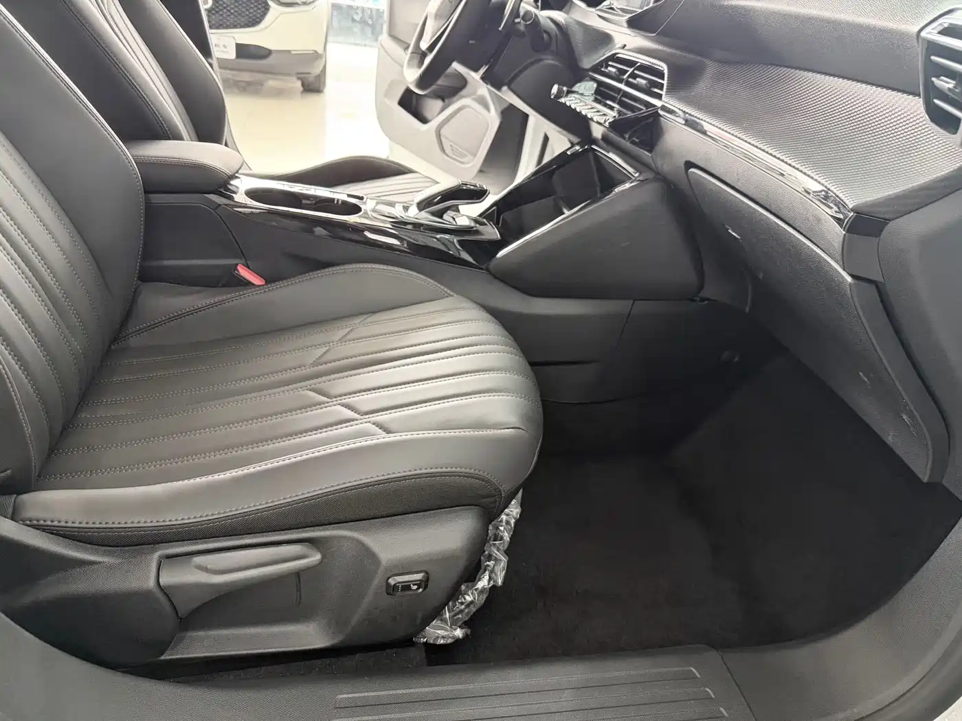 Peugeot 2008 2022 230THP THE ONE фото 7