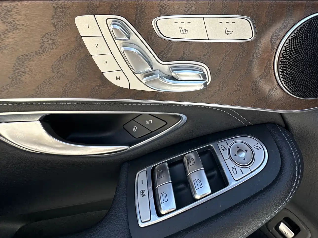 Mercedes-Benz GLC 2016 GLC 300 4MATIC Luxury фото 16