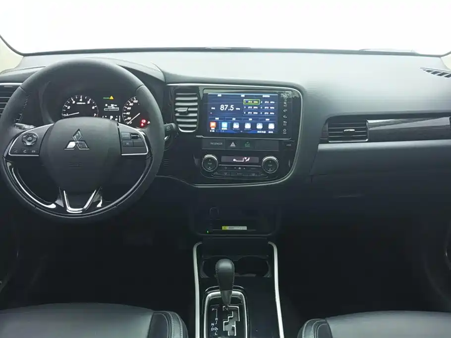 Mitsubishi Outlander 2019 2.0L 2WD Enjoy Edition 5-seater China V фото 12