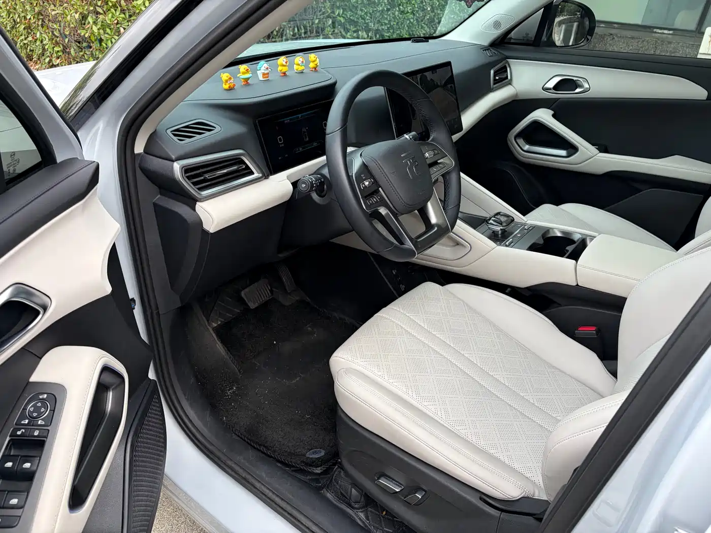 BYD Yuan UP 2024 401KM Surpass Edition фото 7