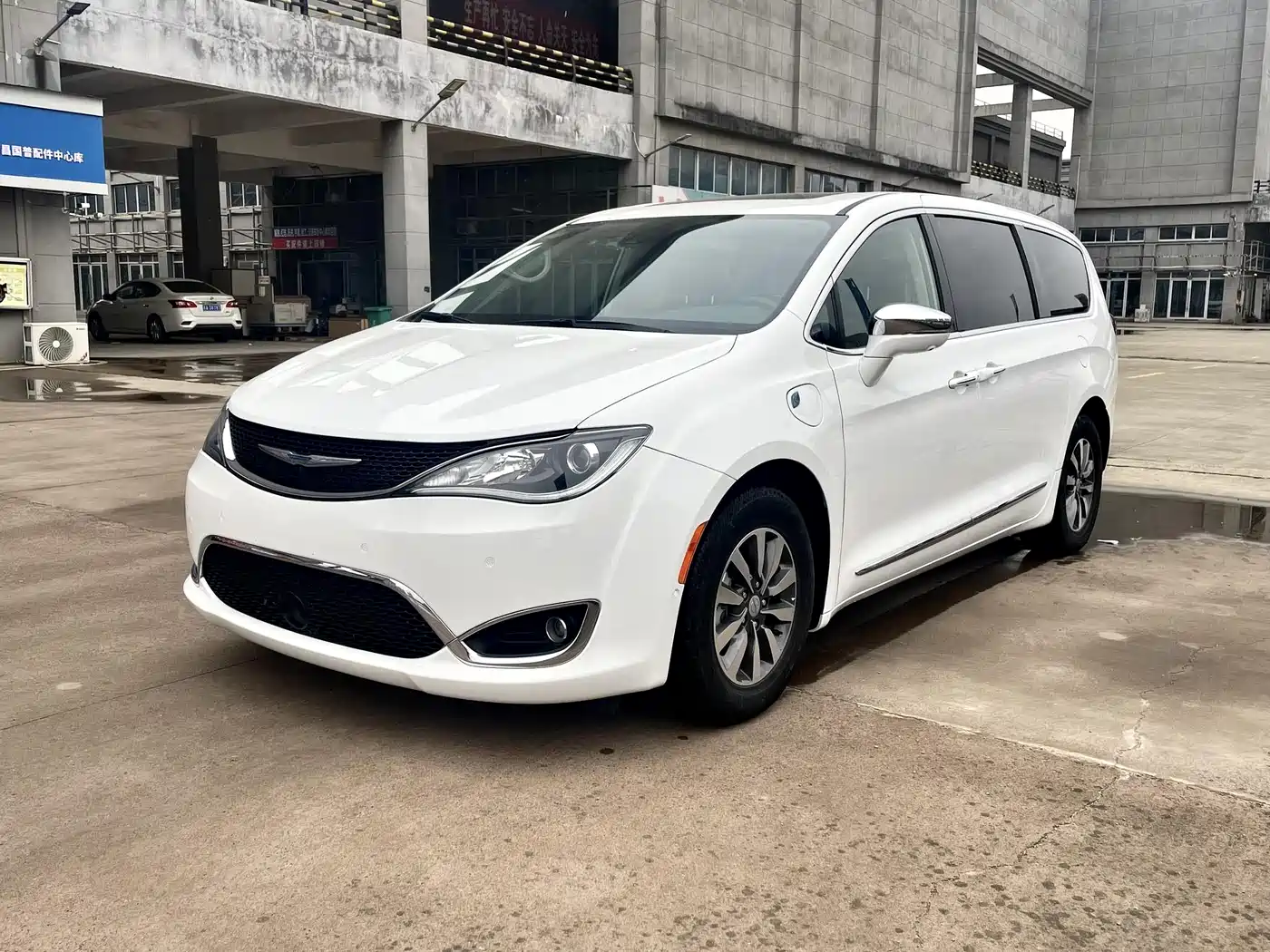 Chrysler Grand Caravan PHEV (Import) 2025 2019 3.6L Plug-in Hybrid