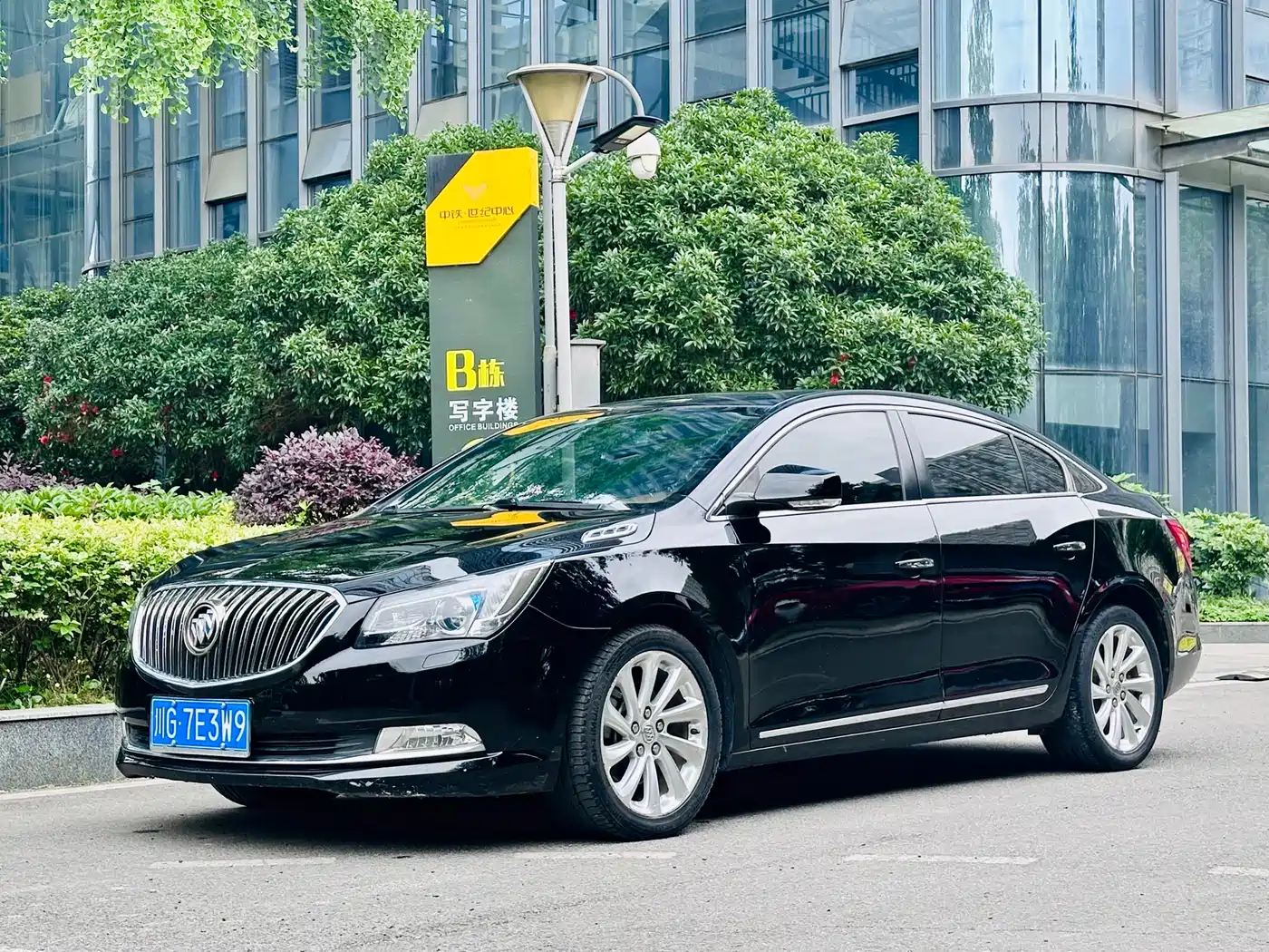 Buick LaCrosse 2013 2.4L SIDI Luxury Comfort фото 2