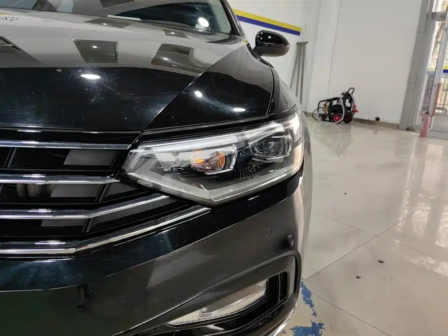 Volkswagen Magotan 2021 330TSI DSG 30th Anniversary Edition фото 5