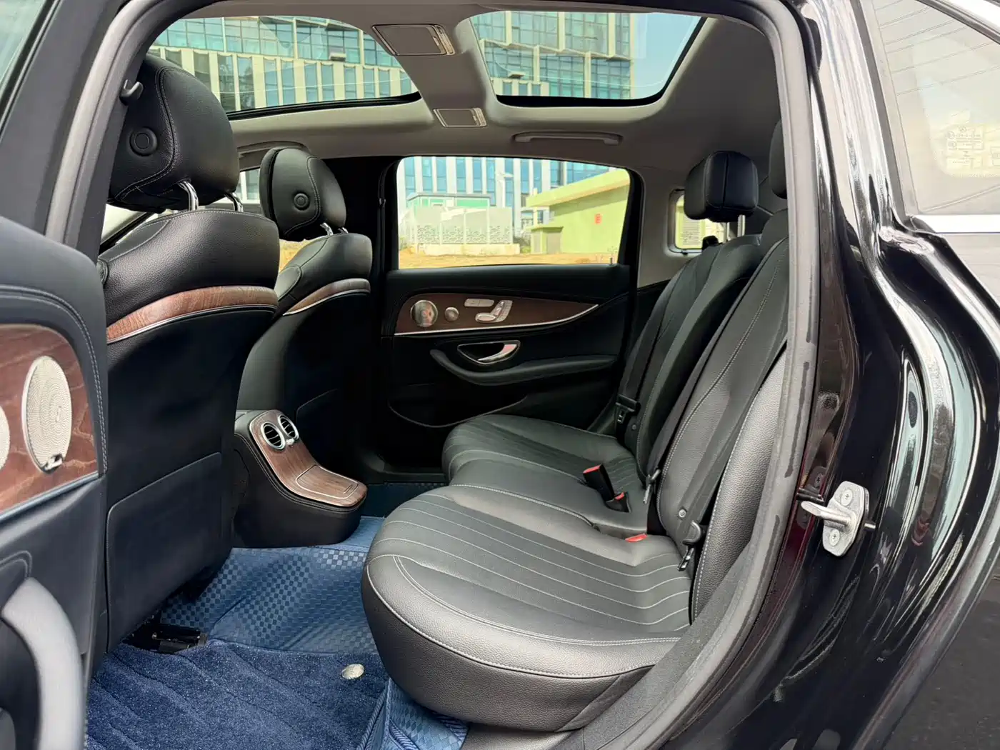 Mercedes-Benz E-Class 2022 E 300 L Luxury фото 17