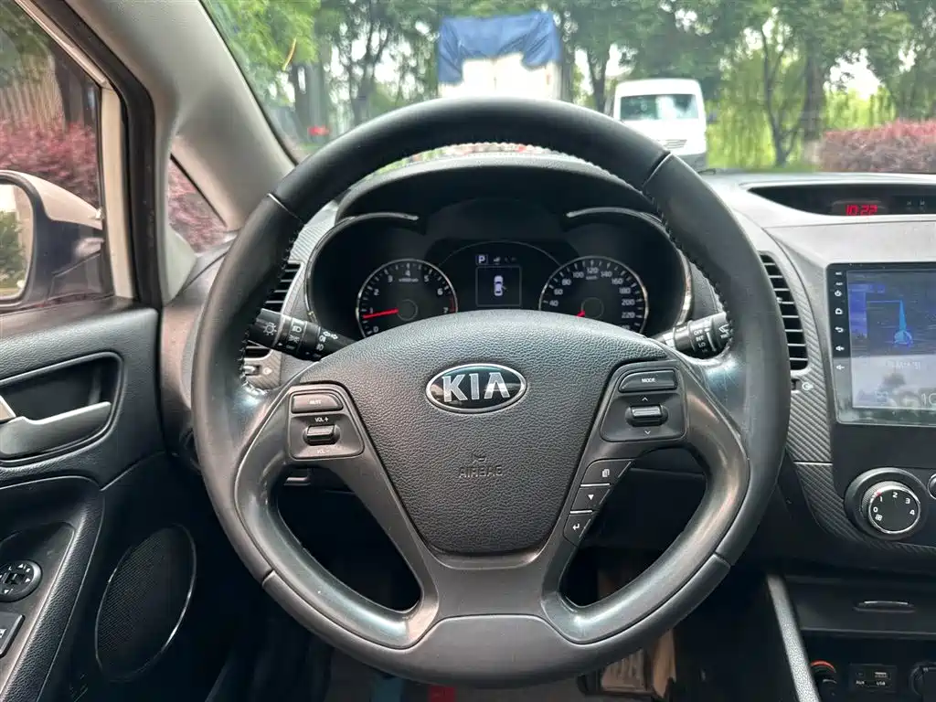 Kia K3 2017 1.6L Automatic 15th Anniversary Special GLS фото 13
