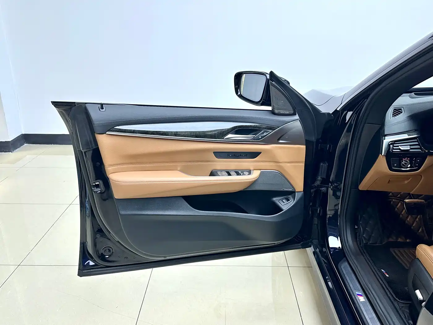 BMW 6 Series GT 2022 Model 630i M Sport Package фото 18