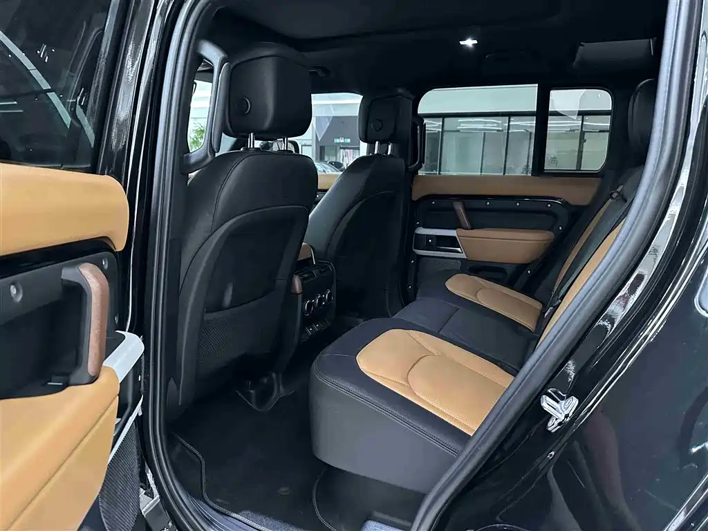 Land Rover Defender 2024 110 3.0T P400 X-DYNAMIC HSE фото 11