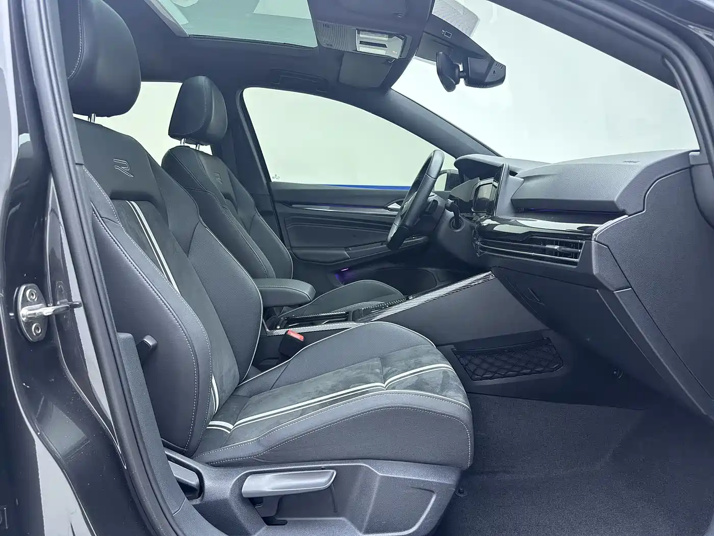 Volkswagen Golf 2021 280TSI DSG R-Line фото 8