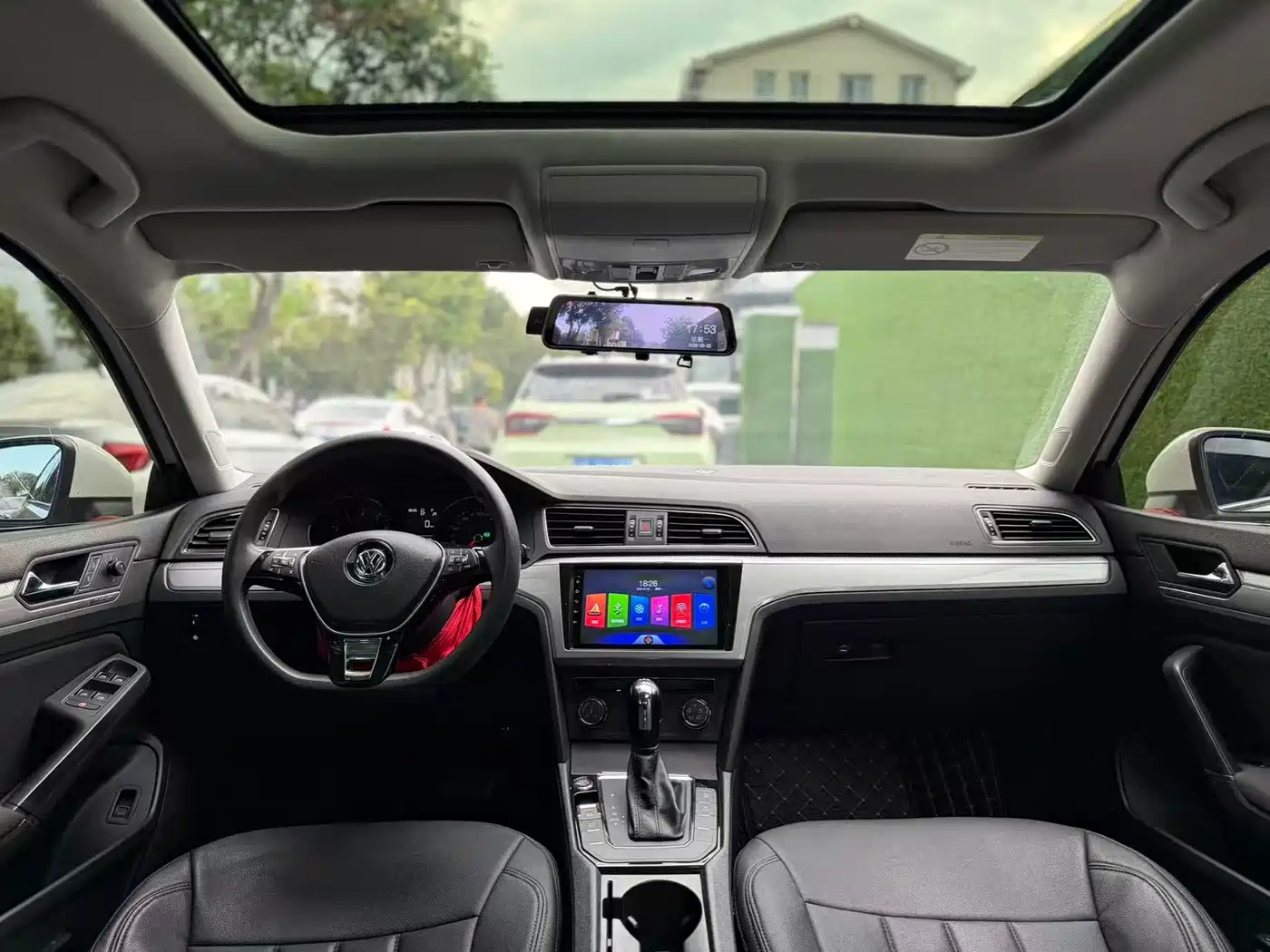 Volkswagen Lamando 2017 230TSI DSG Trend Edition фото 5