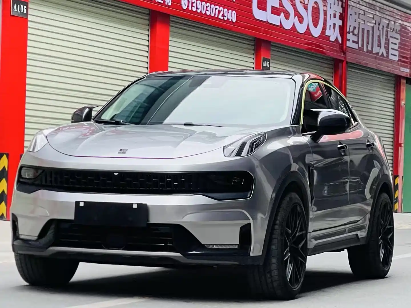 Фото 1 - Lynk & Co 05