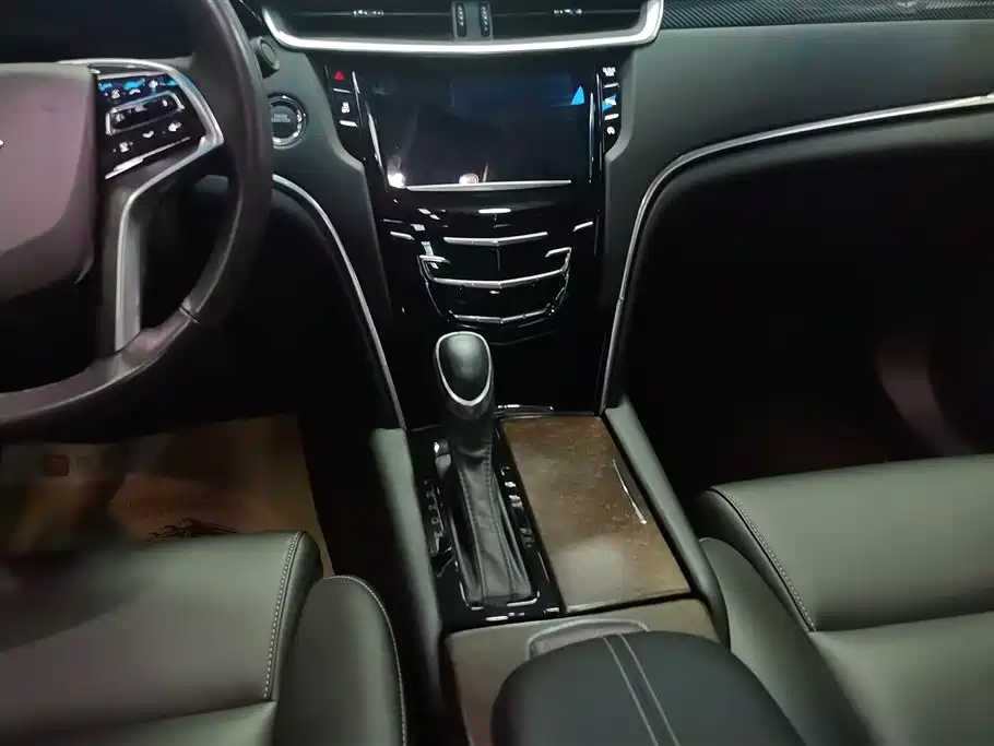 Cadillac XTS 2018 28T Luxury Model фото 16
