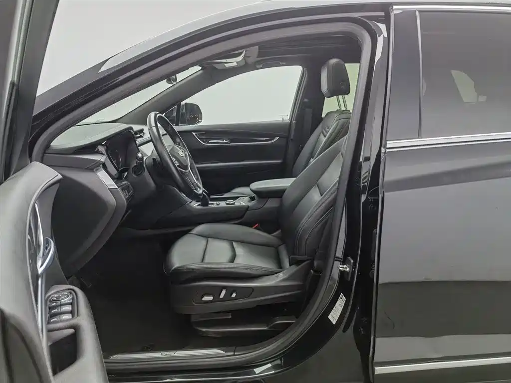 Cadillac XT5 2022 2.0T 2WD Luxury фото 10