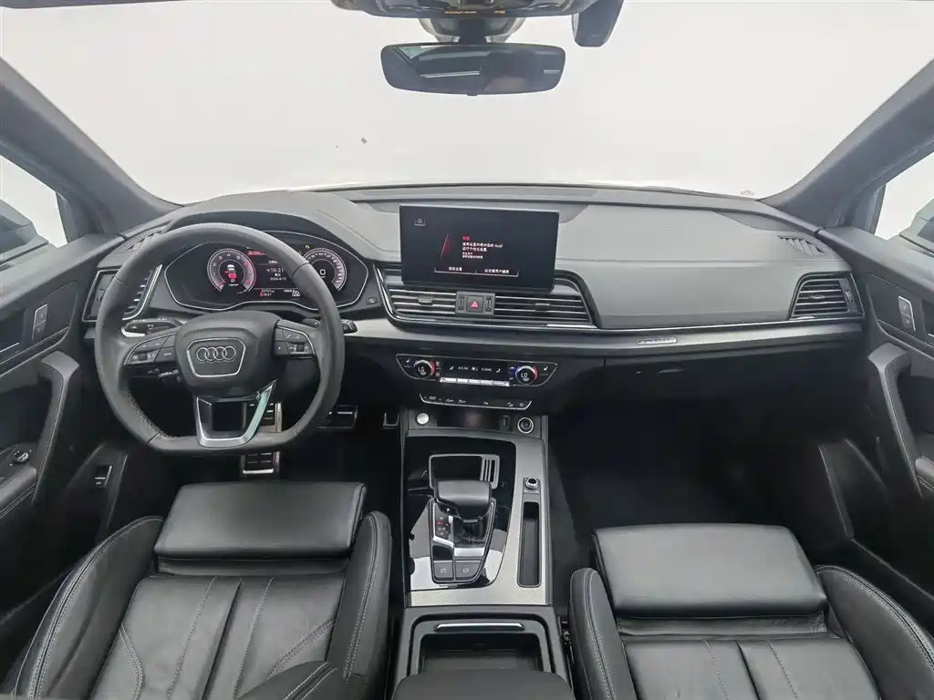 Audi Q5L 2023 40T Luxury Dynamic фото 5