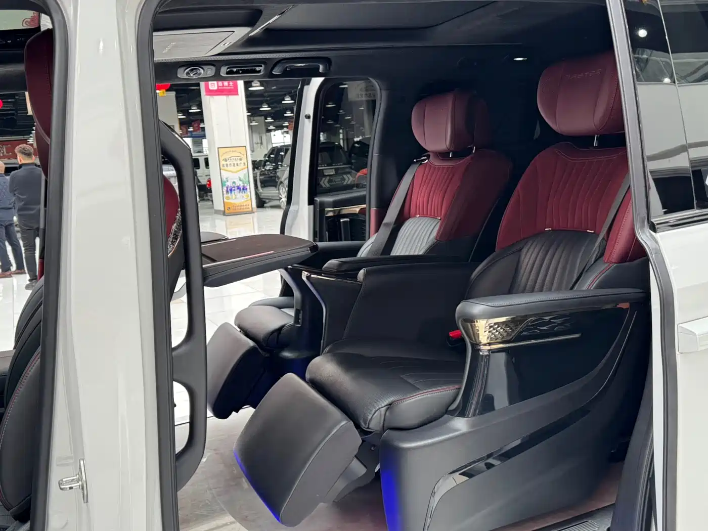 GAC Trumpchi Trumpchi M8 2023 Model Master Series Hybrid Royal Edition фото 20