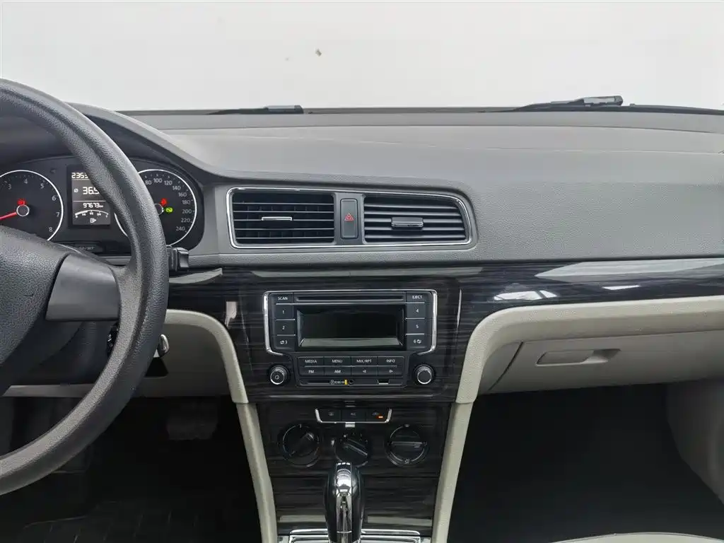 Volkswagen Lavida Tour 2013 1.4TSI Automatic Comfort фото 12