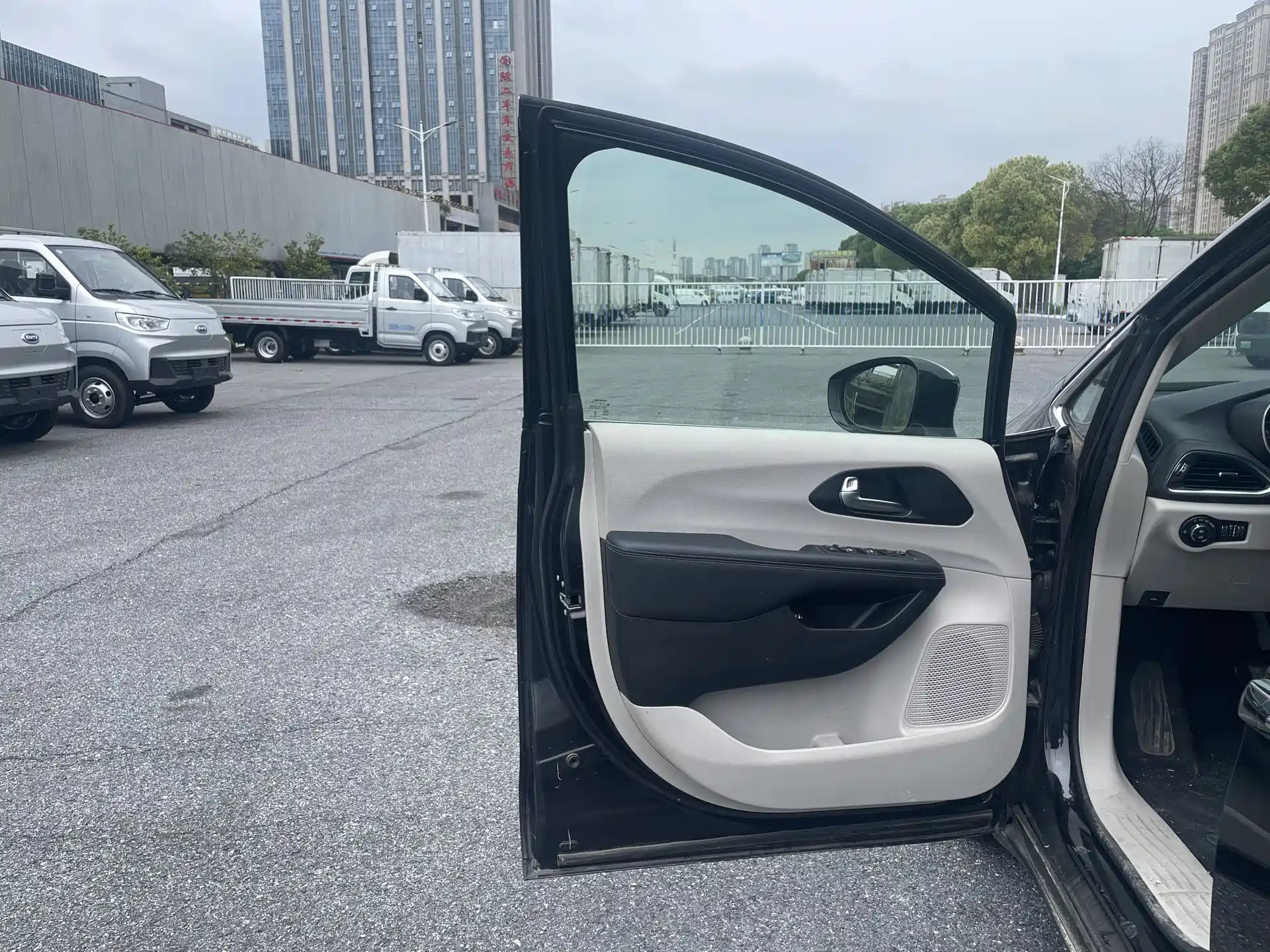 Фото 9 - Chrysler Pacifica PHEV