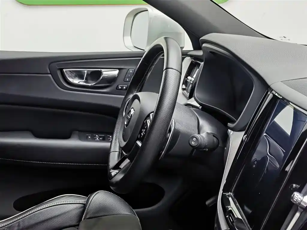 Volvo XC60 2018 T5 AWD Inscription Sport Edition фото 22