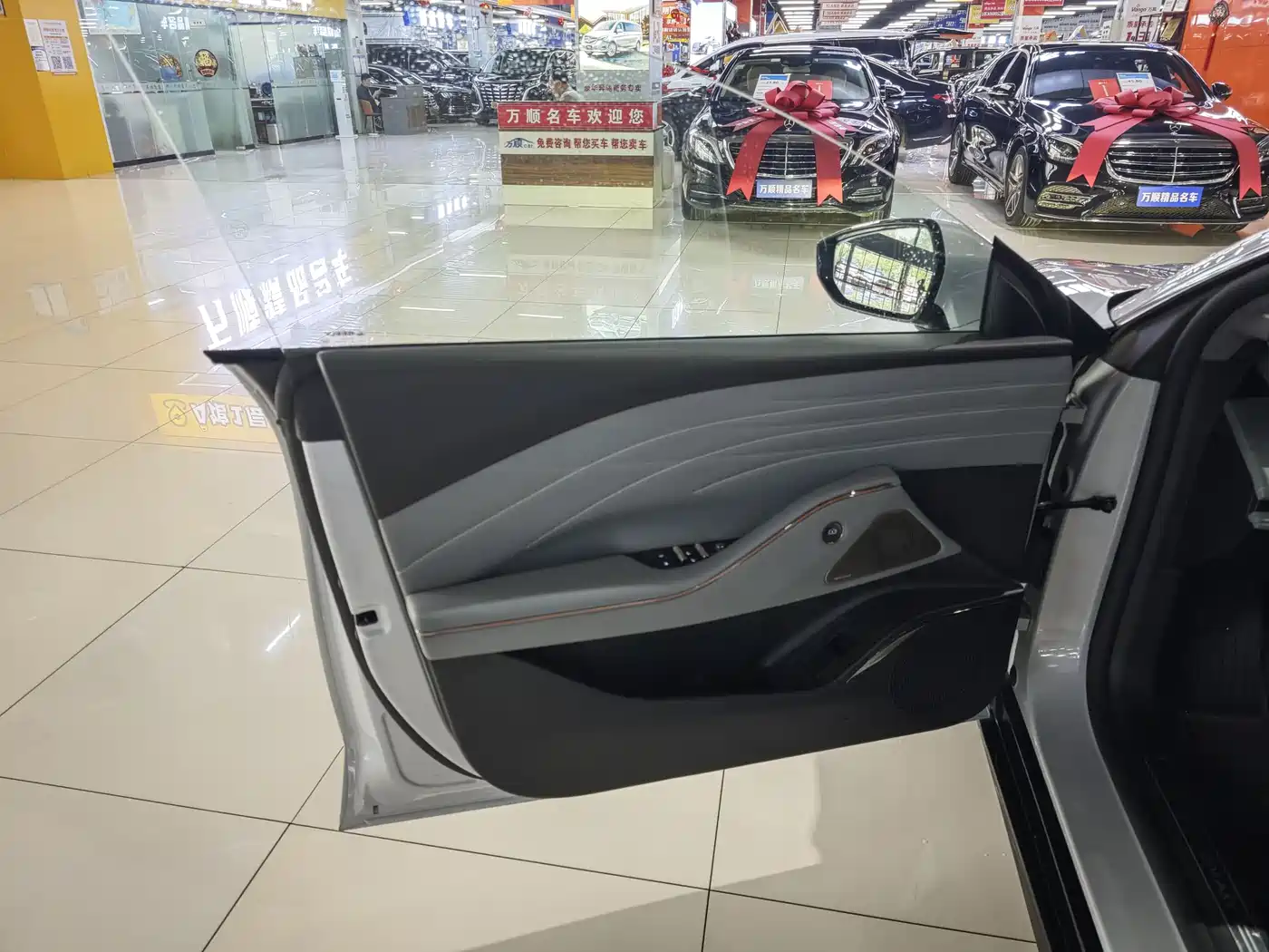 Geely Galaxy Galaxy E8 2025 700km Long Voyage Smart Drive Edition фото 13