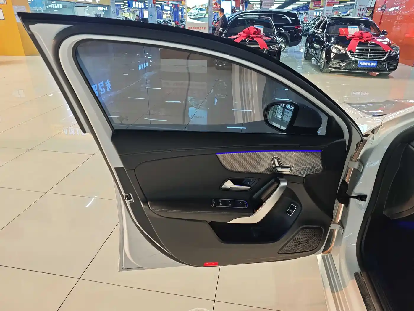 Mercedes-Benz A-Class 2021 A 200 L Sport Sedan Fashion Edition фото 10