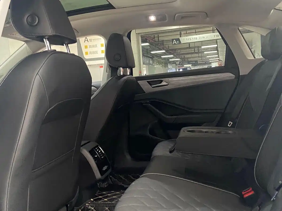 Volkswagen Sagitar 2023 300TSI DSG Surpassing Edition фото 9