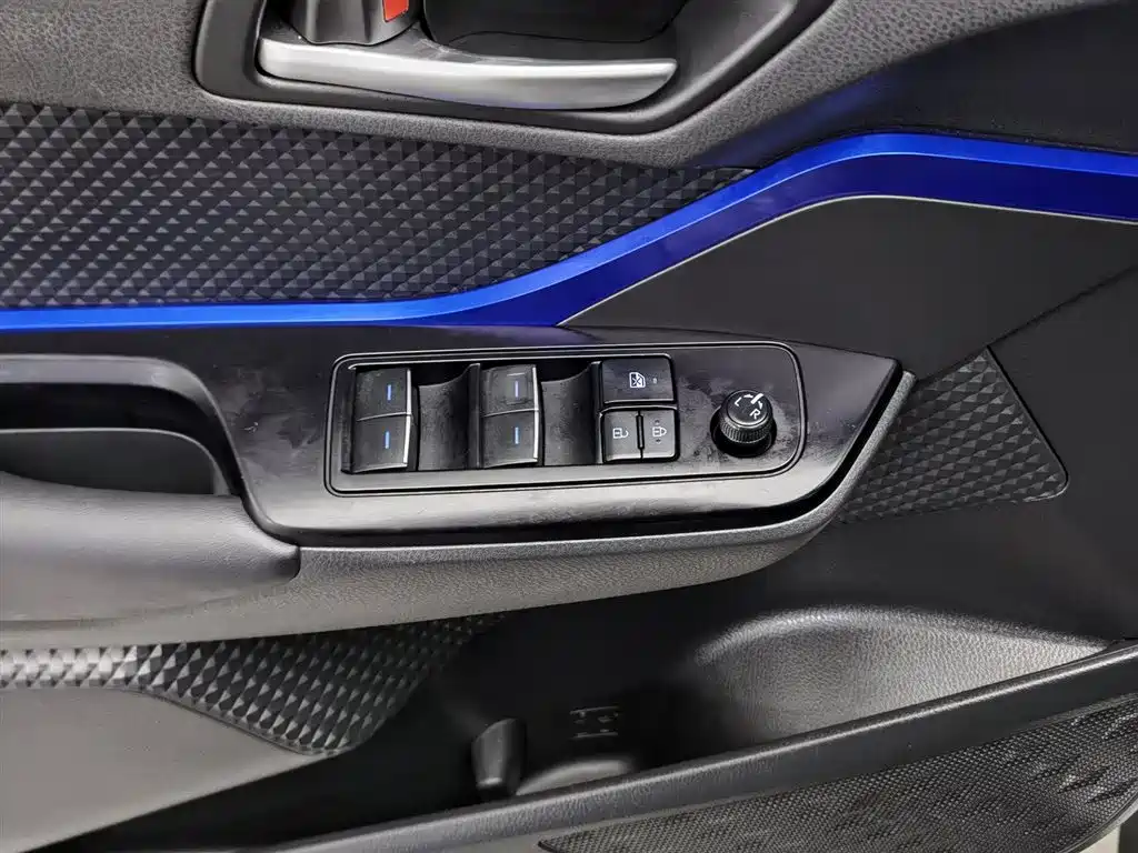 Toyota C-HR 2021 2.0L Comfort Edition фото 9