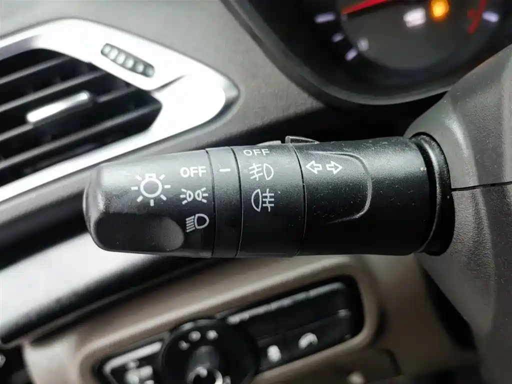GAC Trumpchi Trumpchi GS4 2016 235T Manual Luxury Edition фото 21