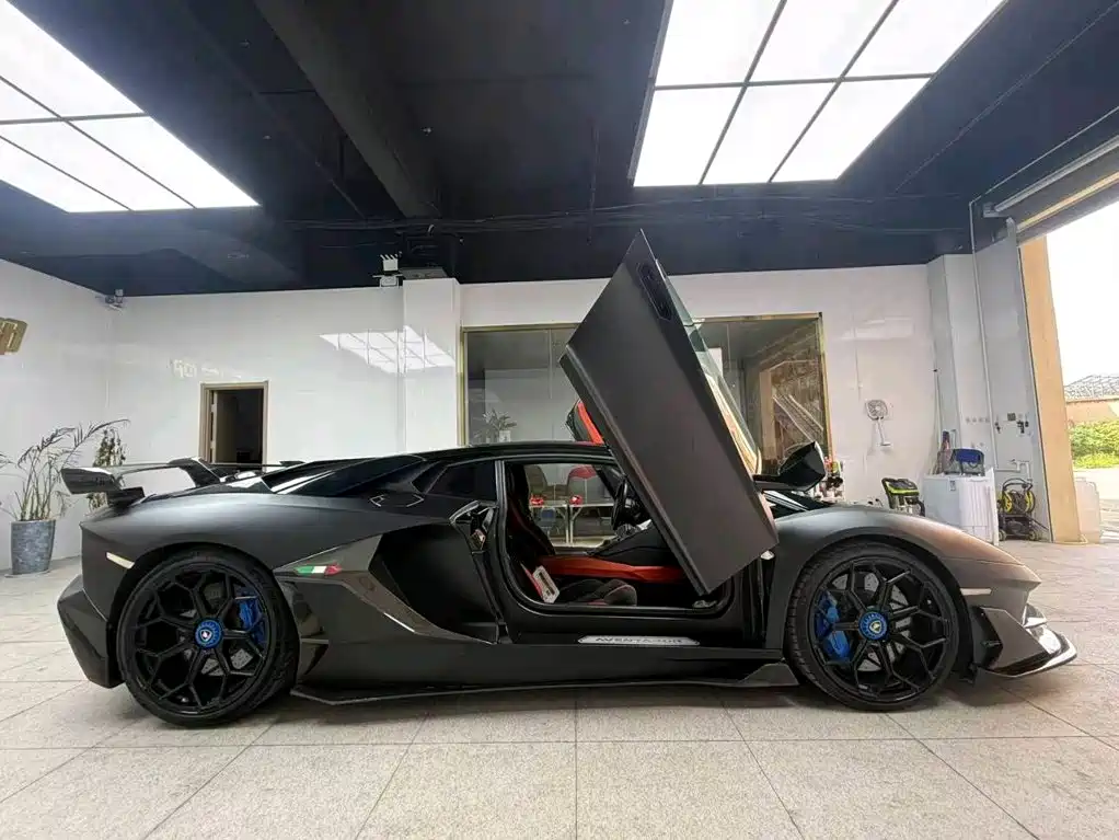 Lamborghini Aventador 2012 2011 LP 700-4