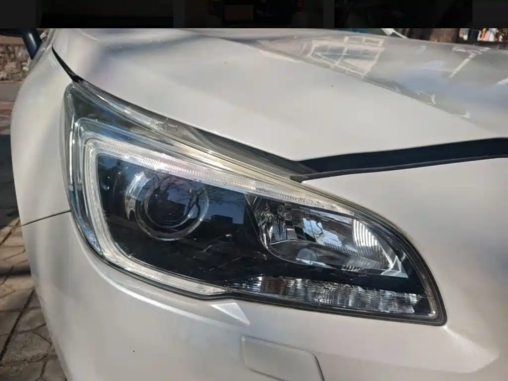 Subaru Outback 2016 2.5i Luxury Navigation Edition фото 25