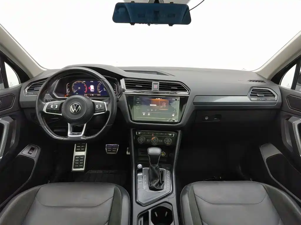 Volkswagen Tiguan L 2021 330TSI Automatic 2WD R-Line Premium фото 5