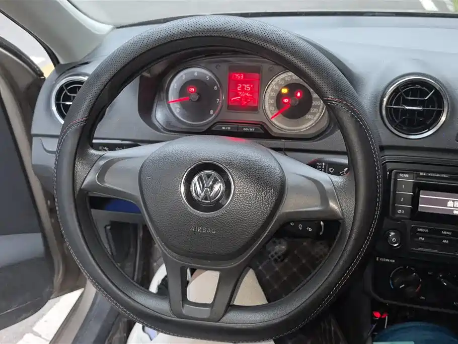 Volkswagen Jetta 2017 1.5L Manual Fashion фото 15