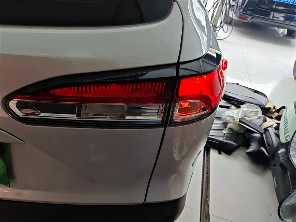 Toyota Corolla Cross 2023 2.0L Pioneer Edition фото 8