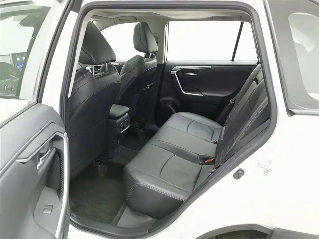 Toyota Wildlander 2021 2.0L CVT 2WD Luxury Edition фото 15
